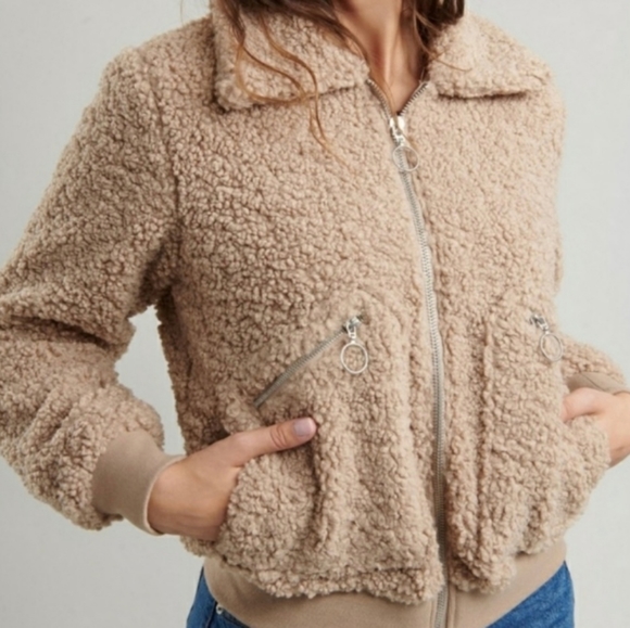 ๐ค5for30๐ค Garage Teddybear bomber - Picture 2 of 4